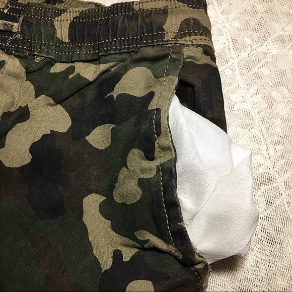Women’s Camo Pants - Picture 8 of 15